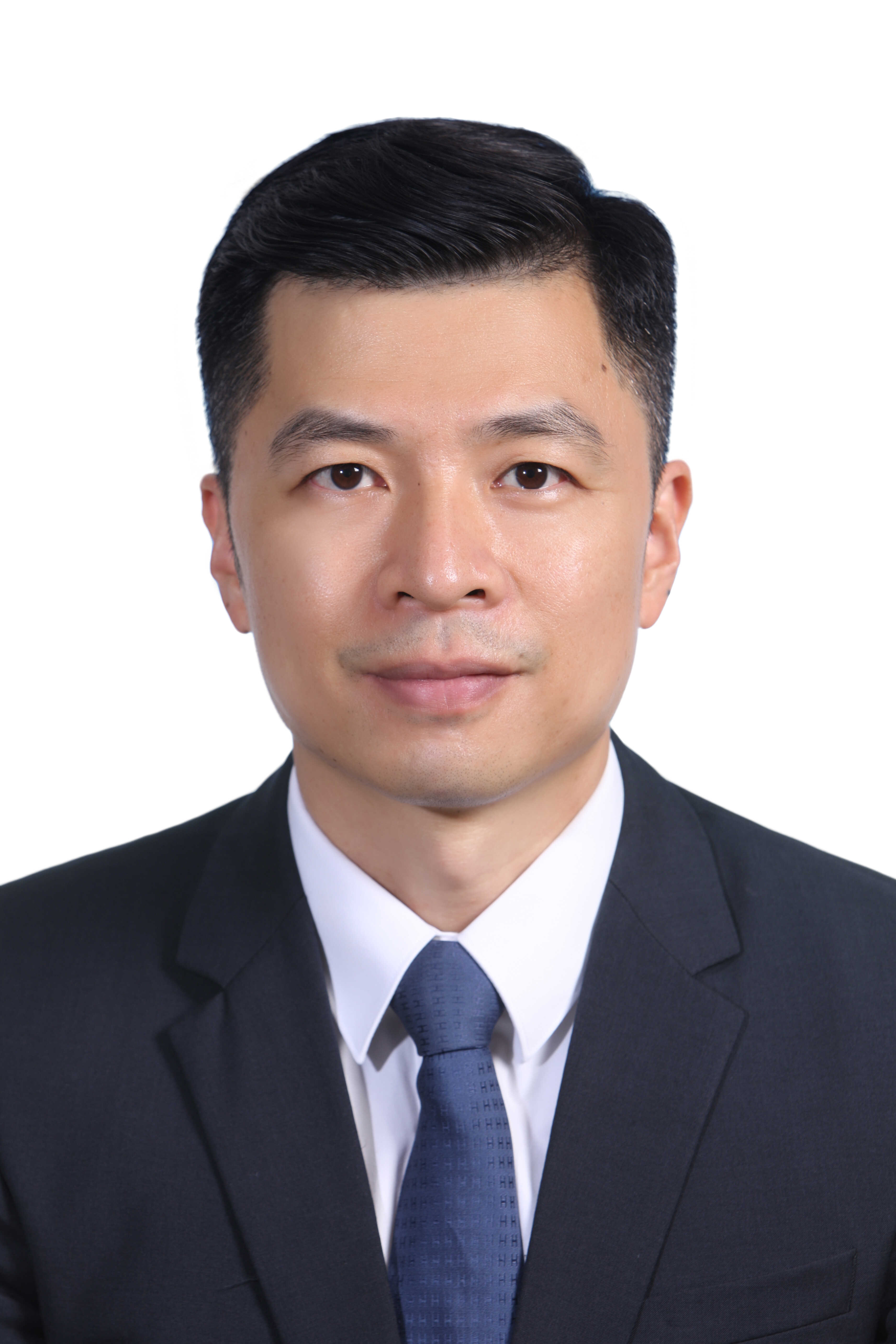 大使证件照.jpg